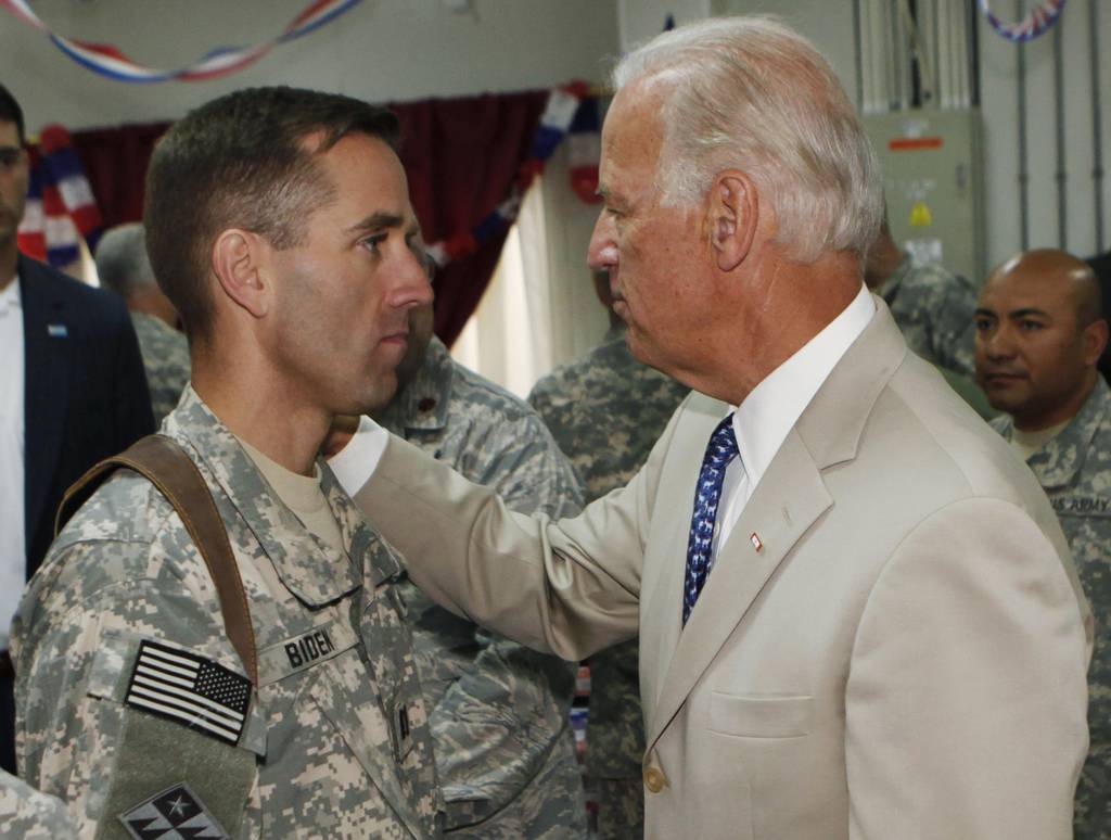 Joe Biden in sin Beau ob obisku v Iraku 