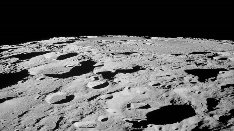Površina Lune  Vir: NASA