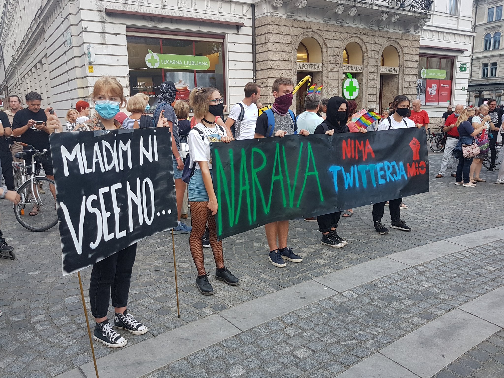 Mladi protestniki zoper počasnost oblasti glede podnebnih sprememb