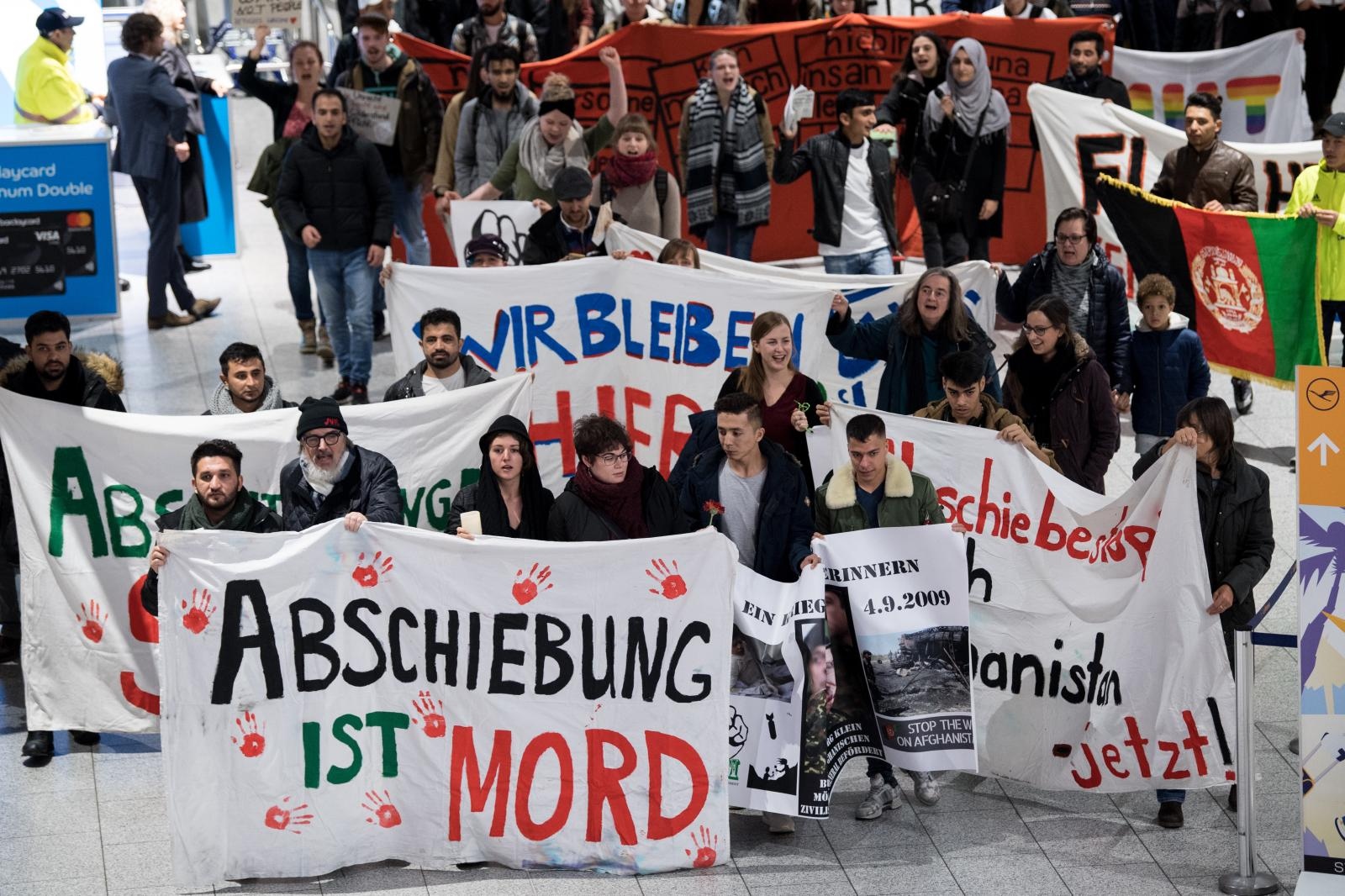 Protesti proti deportacijam - Frankfurtsko letališče Vir:Pixell