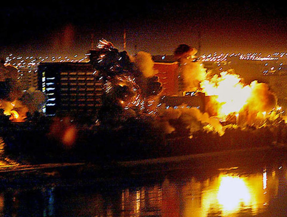 Začetek vojne v Iraku leta 2003 Vir: CNN, posnetek zaslona