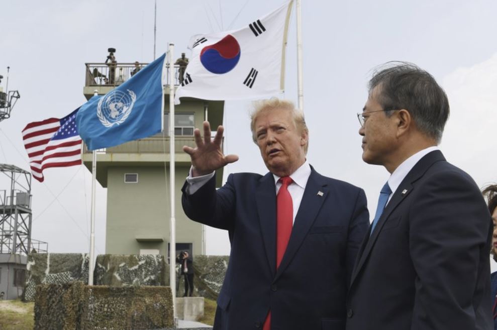 Donald Trump in južnokorejski predsednik Moon Vir:AP