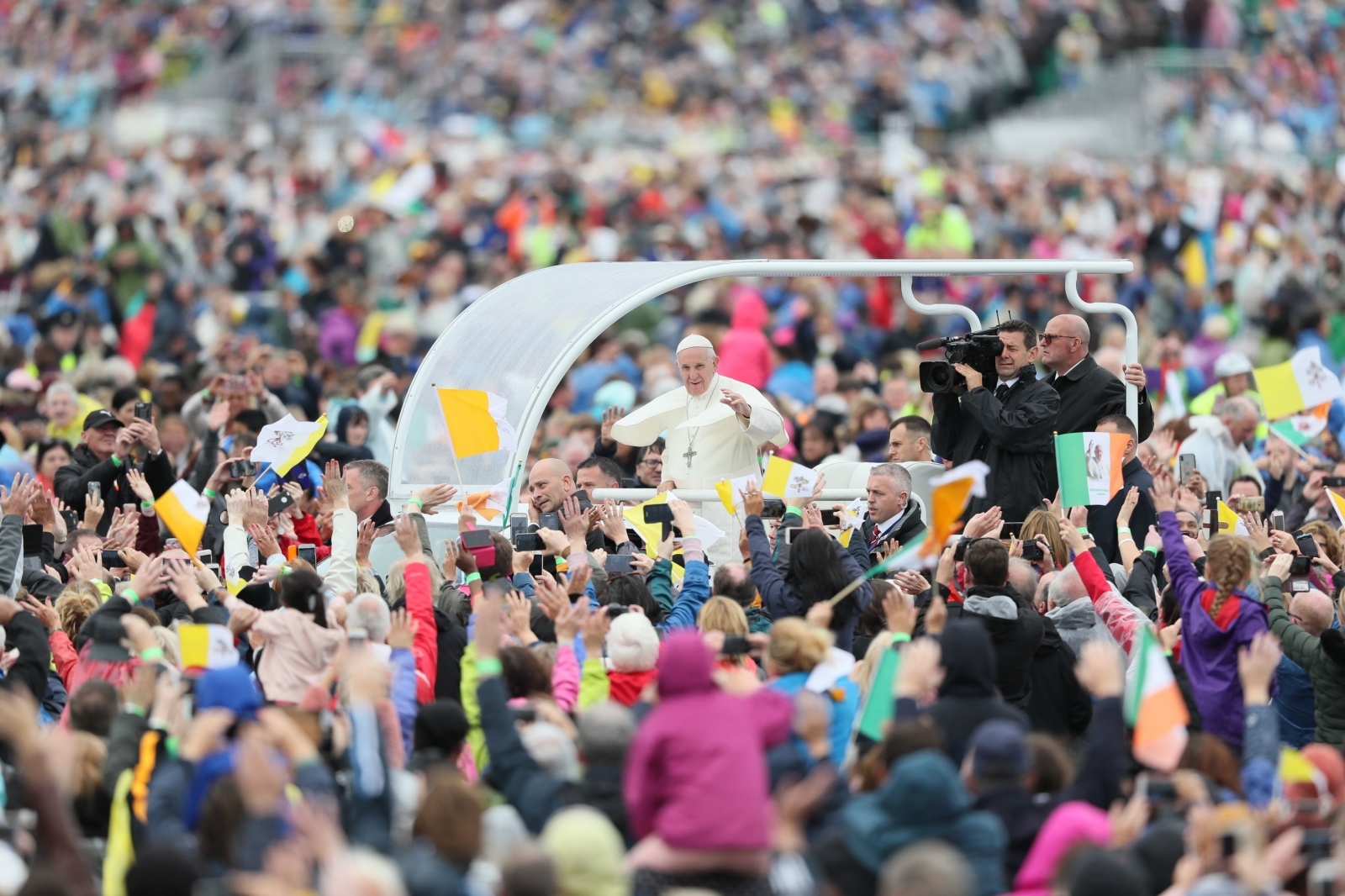 Papež na Irskem Vir:Pixell