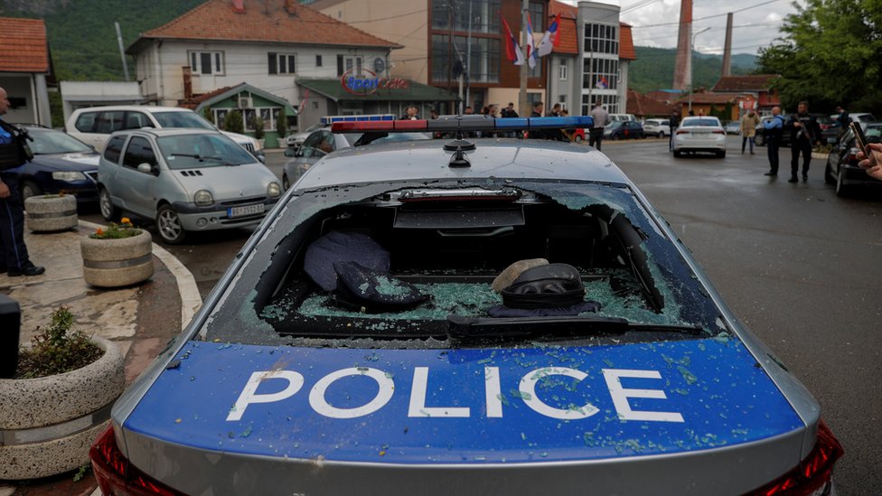 Policijski avto na Kosovu