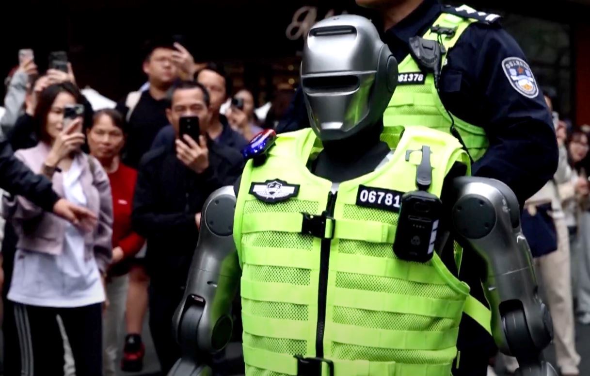 Policijski robot Vir: CGTN