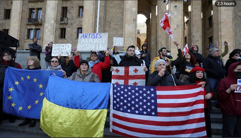 Protestniki v Gruziji - na strani ZDA in Ukrajine