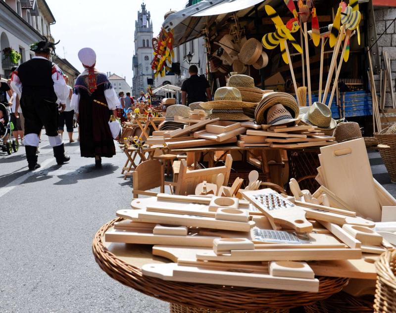 V Ribnici že 42. sejem suhe robe in lončarstva