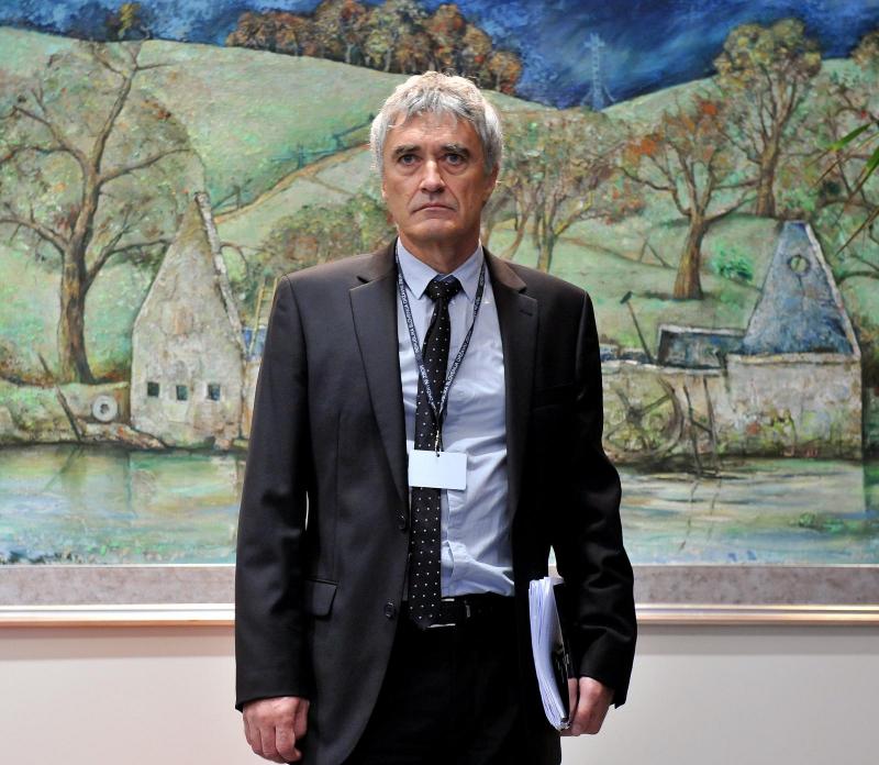 Pred preiskovalno komisijo nekdanji direktor urada za preprečevanje pranja denarja Plausteiner