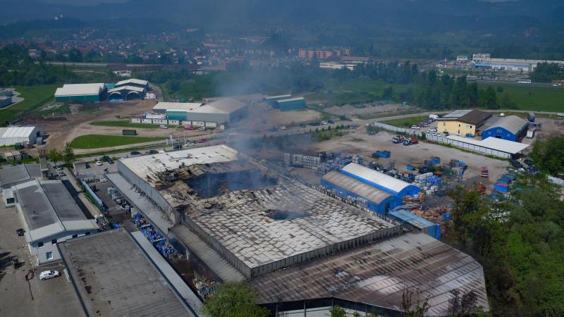 V prihodnjem tednu predvidoma prvi rezultati pregledov Vrhničanov, analiz poginulih rib iz Tojnice in tamkajšnjega medu