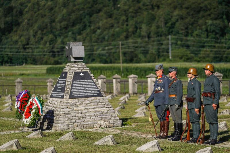 Poklon zadnjim padlim v soški fronti na Prevali