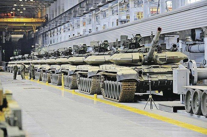 Rusija množično v proizvodnjo novih »Lancetov«, Uralvagonzavod v treh izmenah dela le še za vojsko