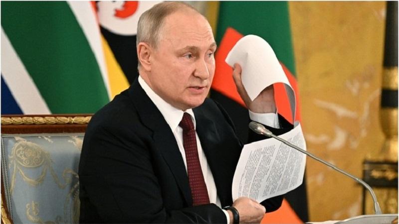 Mir med Rusijo in Ukrajino je bil dogovorjen marca leta 2022: Putin pokazal dokument, ki ga je Ukrajina zavrgla