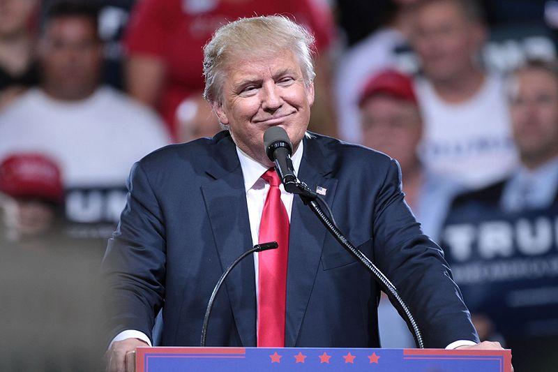 Trump: Čas je, da Amerika stopi skupaj