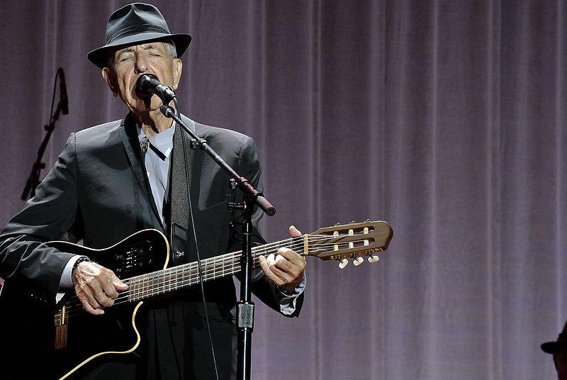 Umrl legendarni kanadski pevec Leonard Cohen