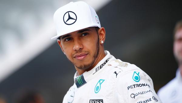 Hamilton kljub trčenju v prvem krogu že svetovni prvak