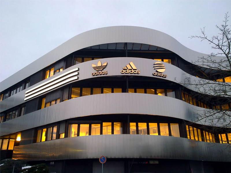 Adidas v prvem četrtletju z občutno rastjo dobička