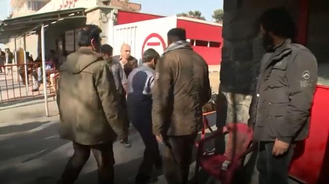 V Kabulu smrtonosen napad na vojaško oporišče