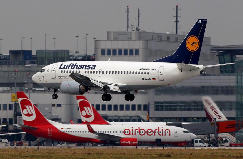 Večina premoženja insolventnega Air Berlina v roke Lufthanse
