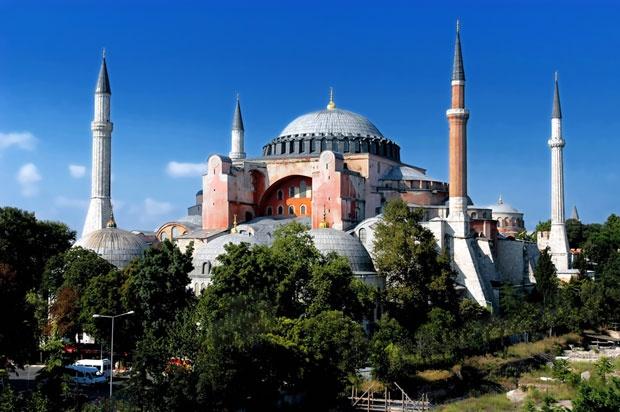 Turški predsednik grozi s spremembo Hagije Sofije v mošejo