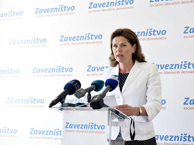 Bratuškova zavrnila očitke o čezmerni dokapitalizaciji bank