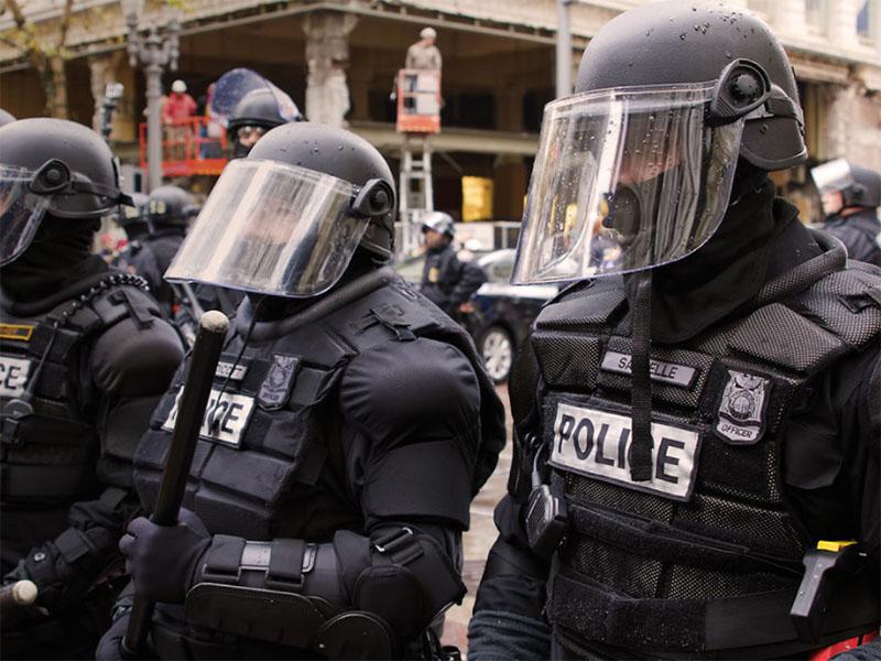 Ameriški policisti lani ubili skoraj 1000 ljudi