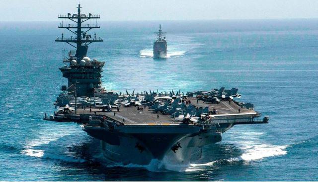 Pripravljajo se na vojno z ZDA: Kitajska vojska izdelala replike ameriških rušilcev in na njih testira nove rakete