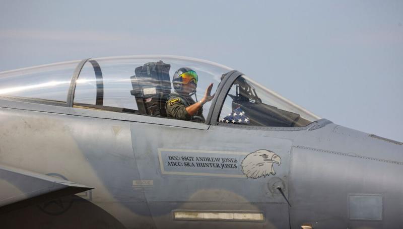 Trg smrti in nova zabava Američanov: Stavili, ali bodo piloti ameriških vojaških letal - rešeni