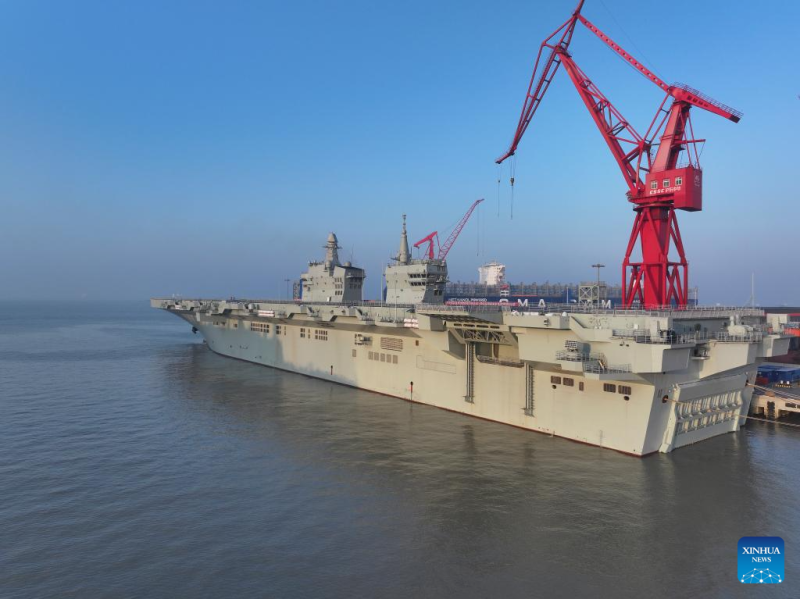 Kitajska vojna mornarica izvedla prve morske preizkuse s svojo prvo amfibijsko ladjo tipa 076 »Sičuan«