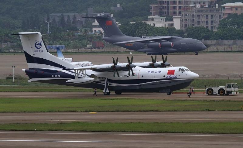 Kitajska preizkusila največje amfibijsko letalo na svetu