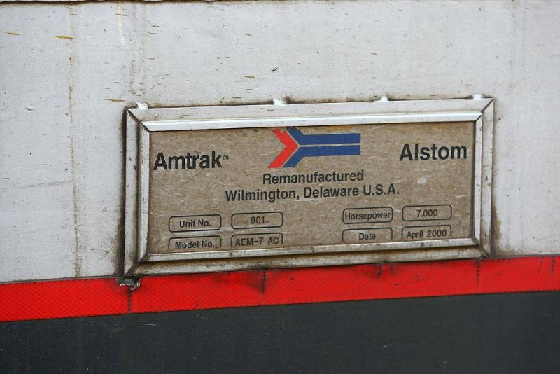 V ameriški zvezni državi Washington iztiril potniški vlak 