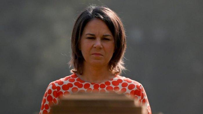 Ponižana Nemčija: Razlika med sprejemom nemške zunanje ministrice in ruskega zunanjega ministra – je očitna