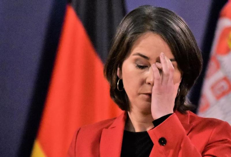 Annalena kot simbol vsesplošnega propada: Ponosna vnukinja nacista za krmilom GS Združenih narodov