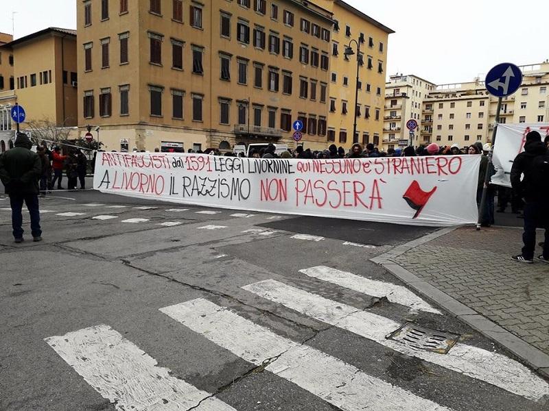 V Trstu potekata shoda italijanskih neofašistov in njihovih nasprotnikov 