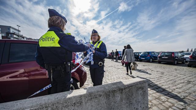 Belgijska policija v protiteroristični akciji odkrila skrivališče orožja in aretirala štiri ljudi
