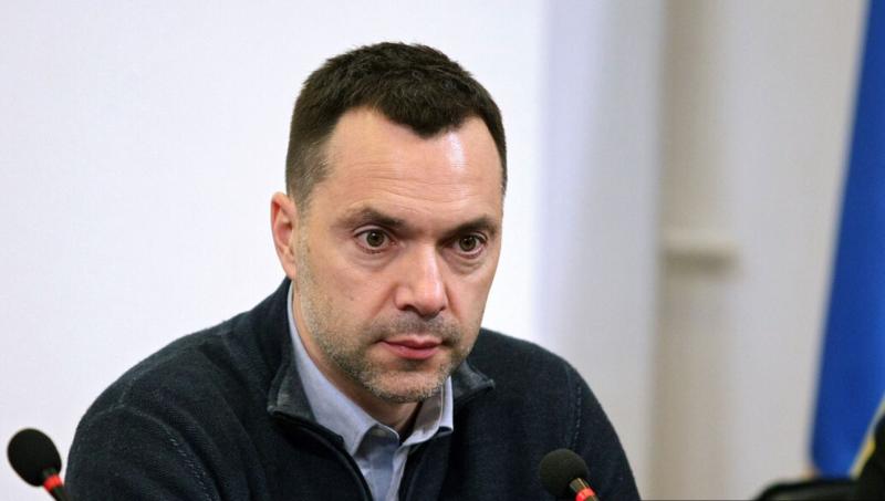 Nekdanji svetovalec Zelenskega: Kijev vodi državo v katastrofo, čakajo nas solze, kri in znoj