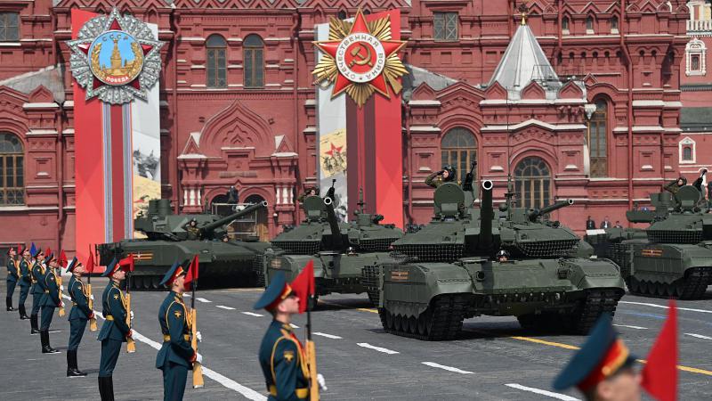 Dan zmage v Rusiji: »Intervencija je bila edina pravilna odločitev. NATO je vse bolj grozil našim mejam!«