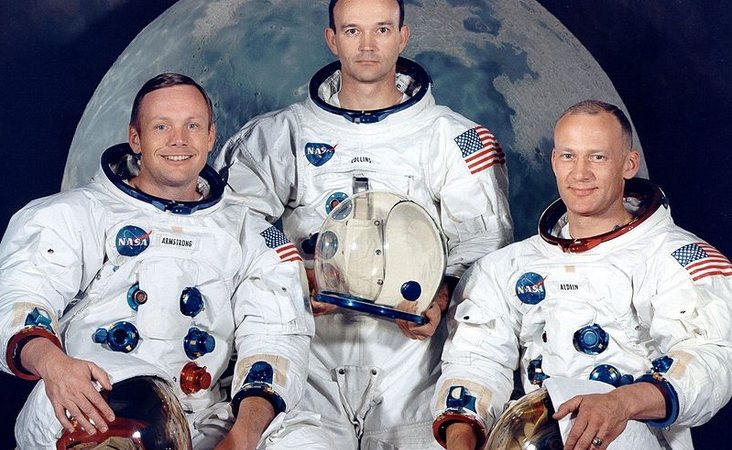 Kaj je Armstrong v resnici povedal takoj po pristanku na Luni?