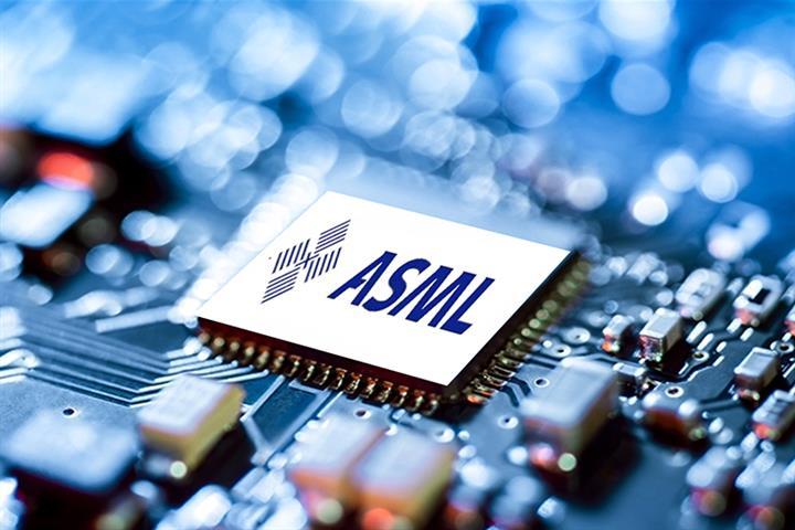 Izvršni direktor družbe ASML: »DeepSeek je dobra novica za proizvajalce polprevodnikov«