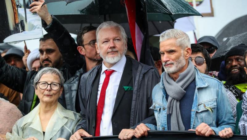 Zločini proti človeštvu in financiranje agresije: Julian Assange tožil Nobelovo fundacijo