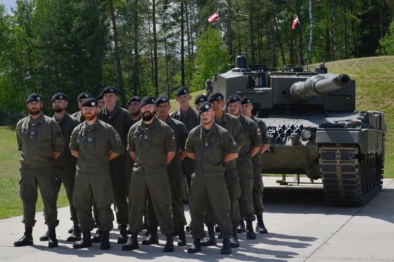 Zablode zahoda: »Nevtralna« Avstrija razmišlja o uradnem vstopu v NATO - proti volji ljudstva
