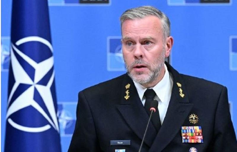 Admiral NATO pakta se pritožuje zaradi ruskega jedrskega orožja: »Če ga Rusi ne bi imeli, bi že bili v Ukrajini!«
