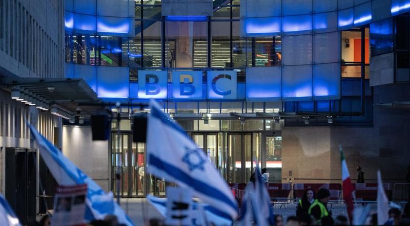 BBC-jeva redakcija na Zahodnem bregu kolektivno odstopila zaradi zahtev po prikrivanju resnice o Gazi