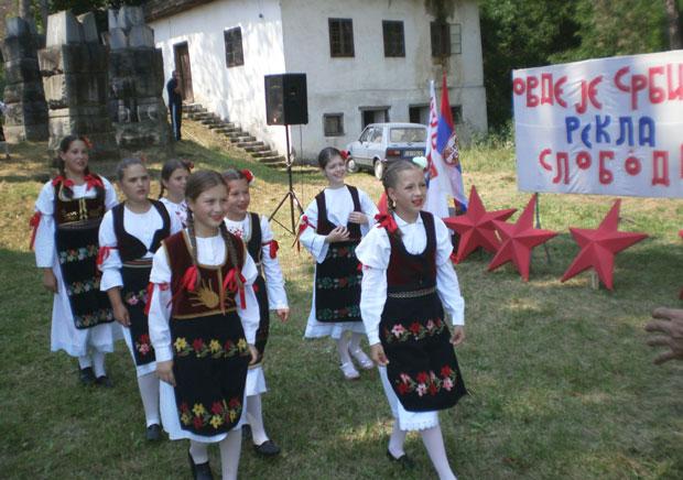 V Srbiji so proslavili dan upora proti okupatorju