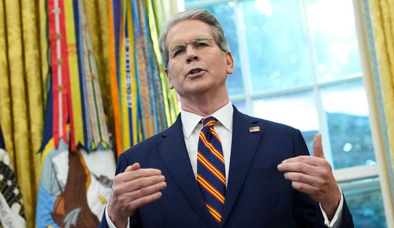 Odvratno: Bessent z nasmeškom priznal, da so ZDA namerno zakrivile iransko valutno krizo, mediji pa molčijo!