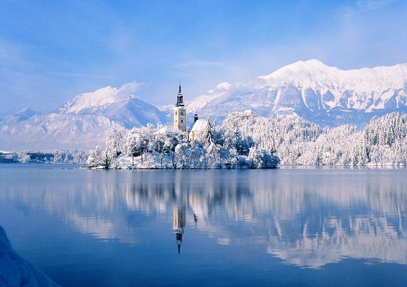 V 11 mesecih devet odstotkov več prihodov turistov