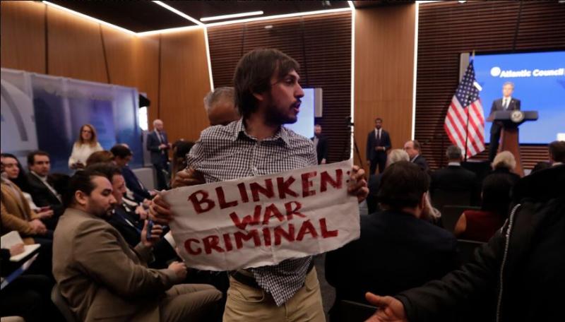 Blinknovo »slovo« od funkcije: Pošast! Spominjali se te bomo kot sekretarja genocida! (VIDEO)