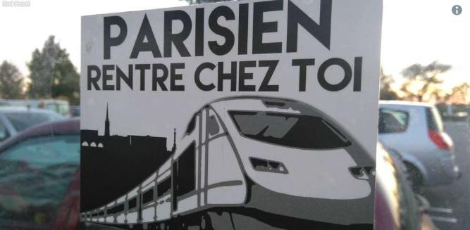 V Bordeauxu plakati proti priseljencem iz Pariza