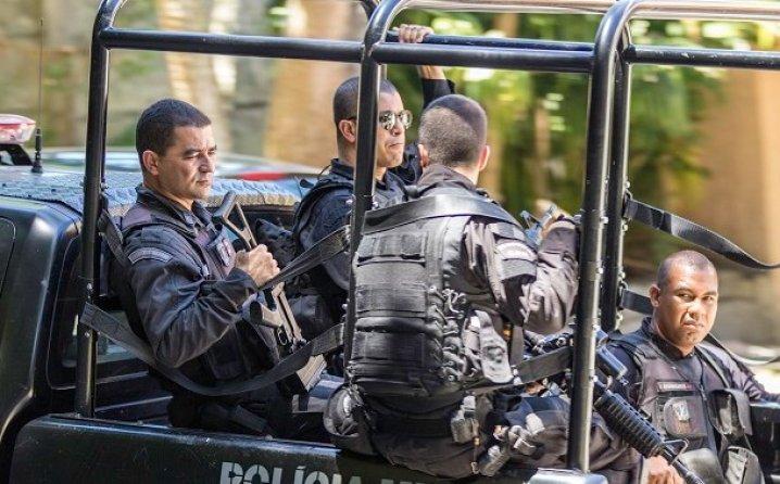 Brazilska policija stavka, mesta naprošajo za vojaško pomoč