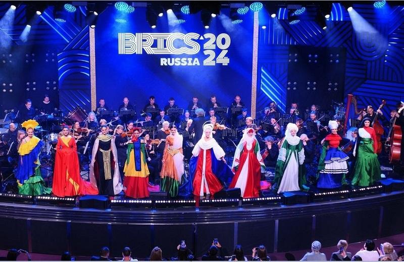 Putin je za oživitev Intervizije: Rusija in Kitajska pripravljata tekmeca Evroviziji