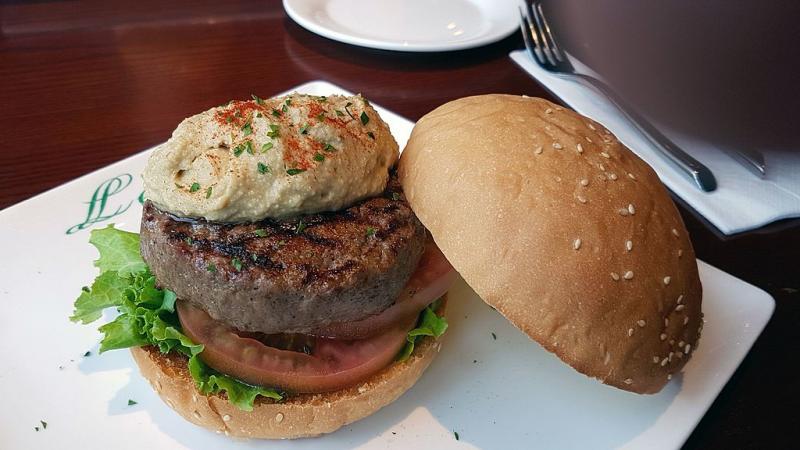 Gurmanski burgerji in različna piva na ulicah prestolnice